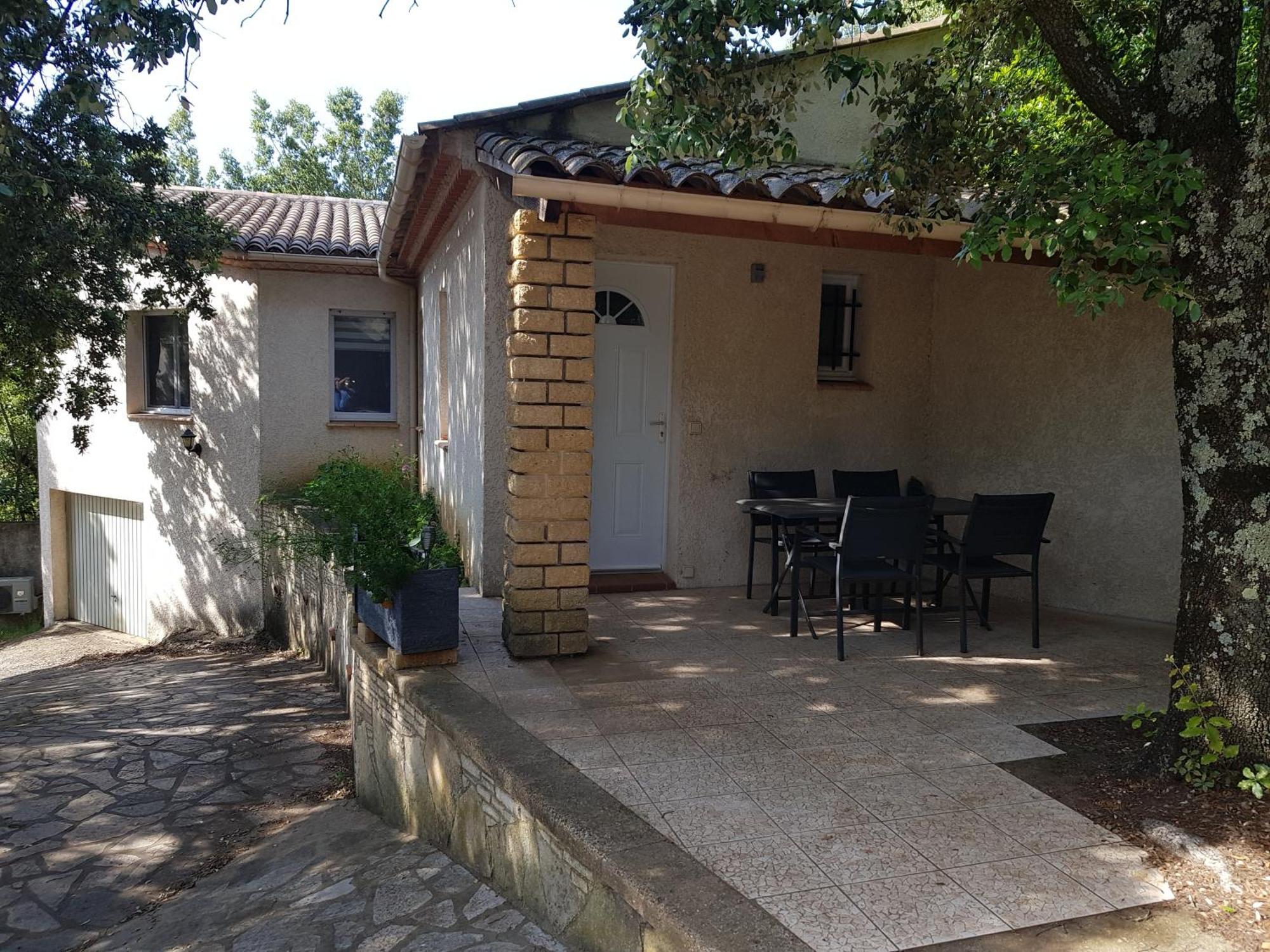 Maison Au Calme Castillon-du-Gard Esterno foto